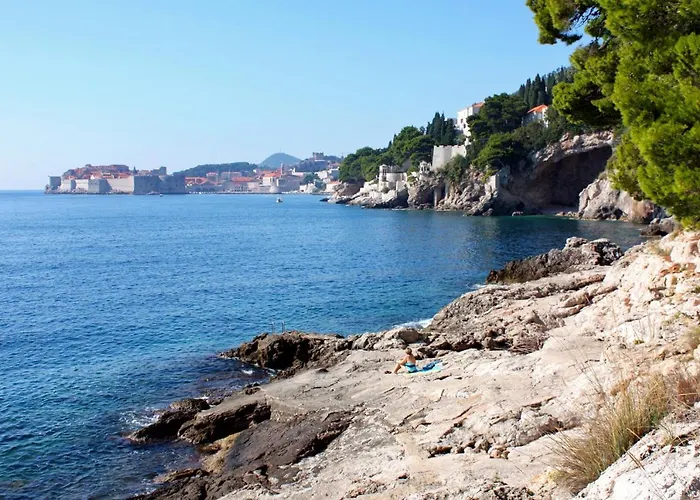 With Wifi - 8600 *