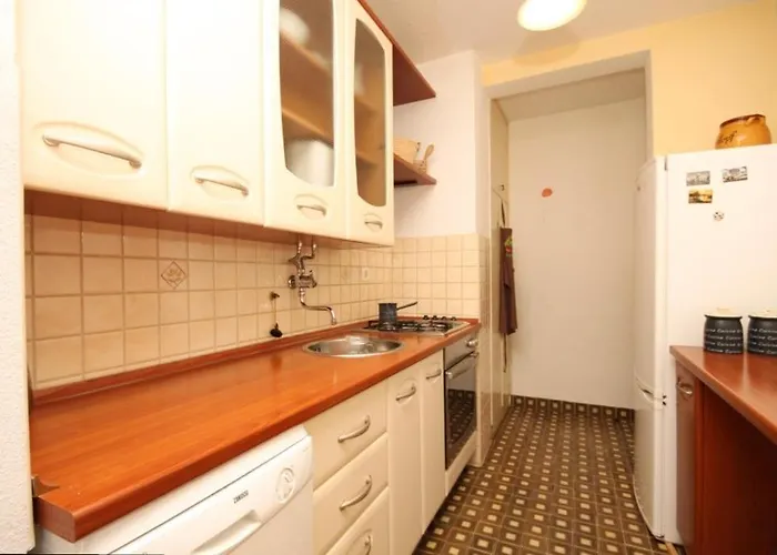 With Wifi - 8600 Apartment